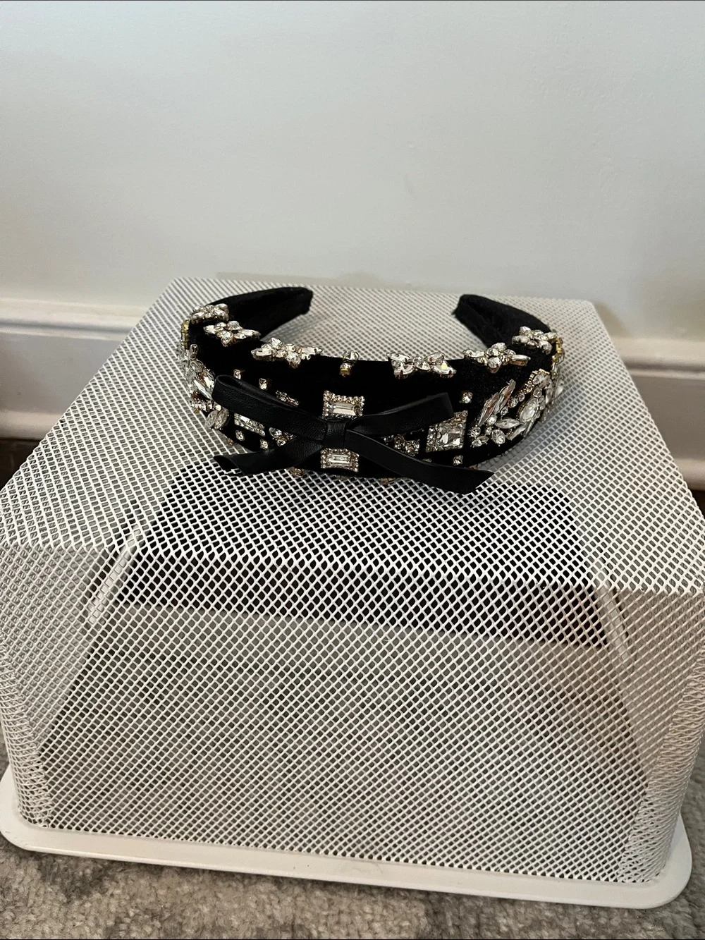 Crystal Embellished Women’s Velvet Headband